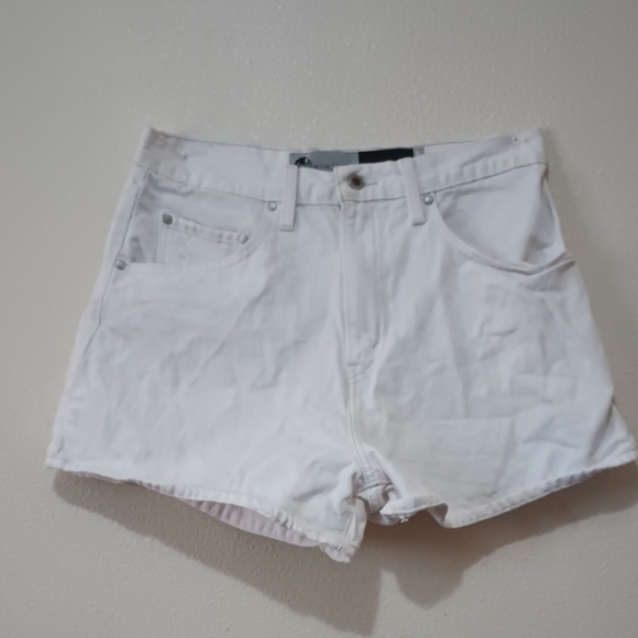 Signature by Levi Strauss White Jean Shorts - Picture 2 of 3
